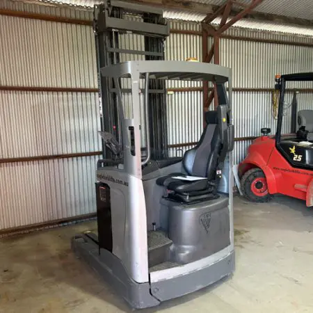 Nissan RG16M Electric Forklift