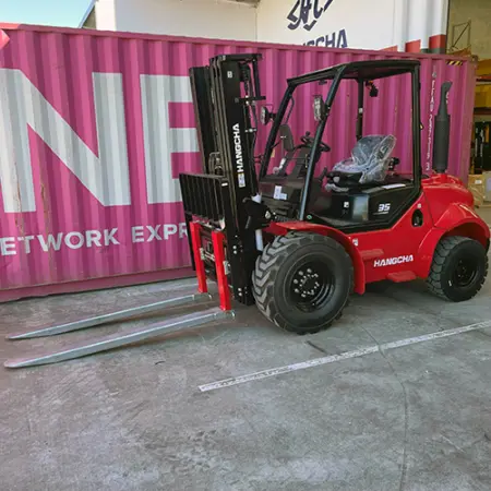 3.5 Tonne 4Wd Rt Forklift 11