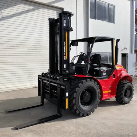5 Tonne 4Wd Rt Forklift 3
