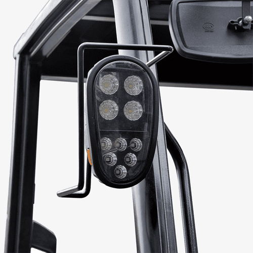 7 Tonne 4WD RT Forklift - Image 9