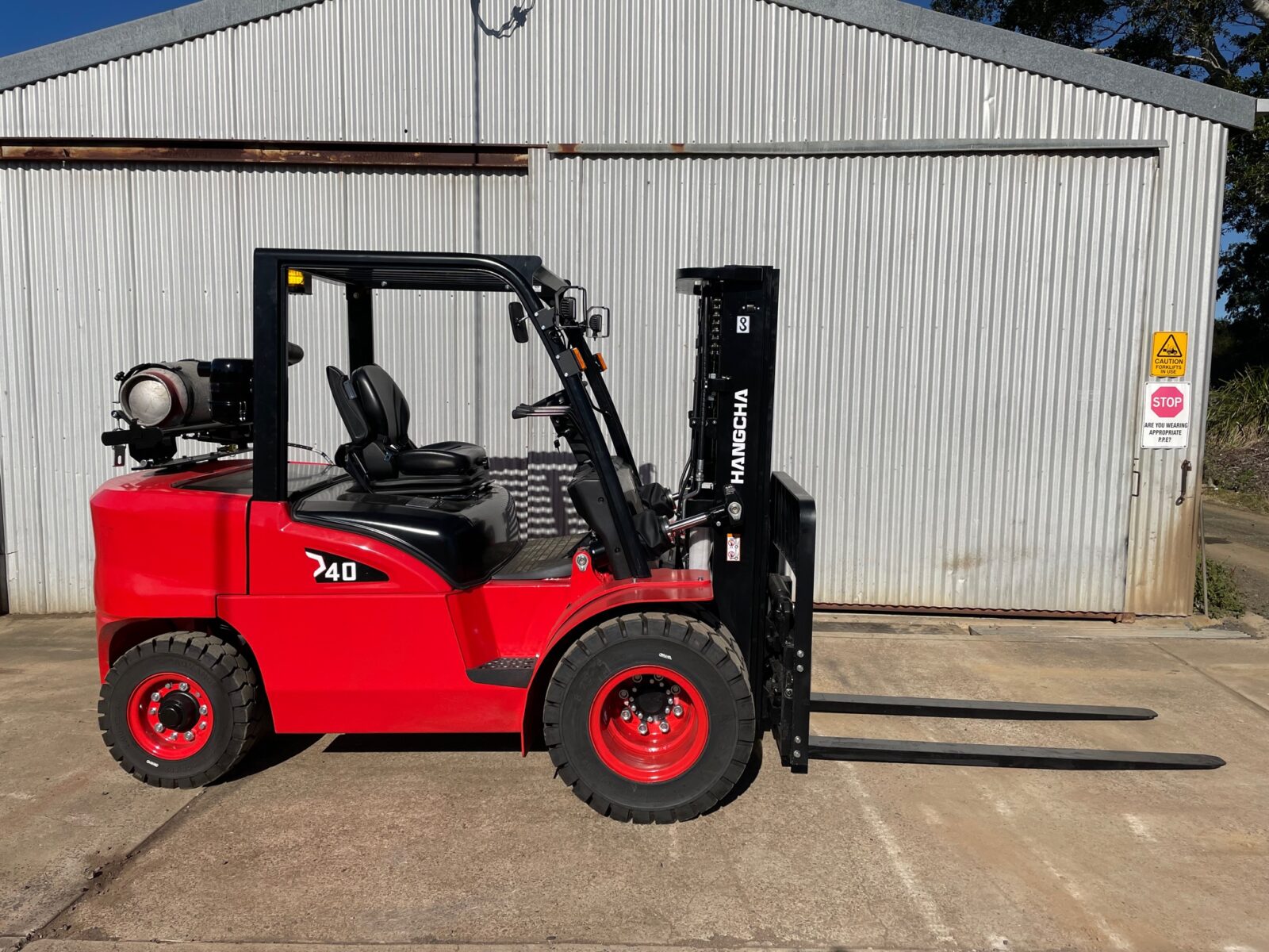 Diesel vs electric forklift comparison warehouse and outdoor site operations in Queensland